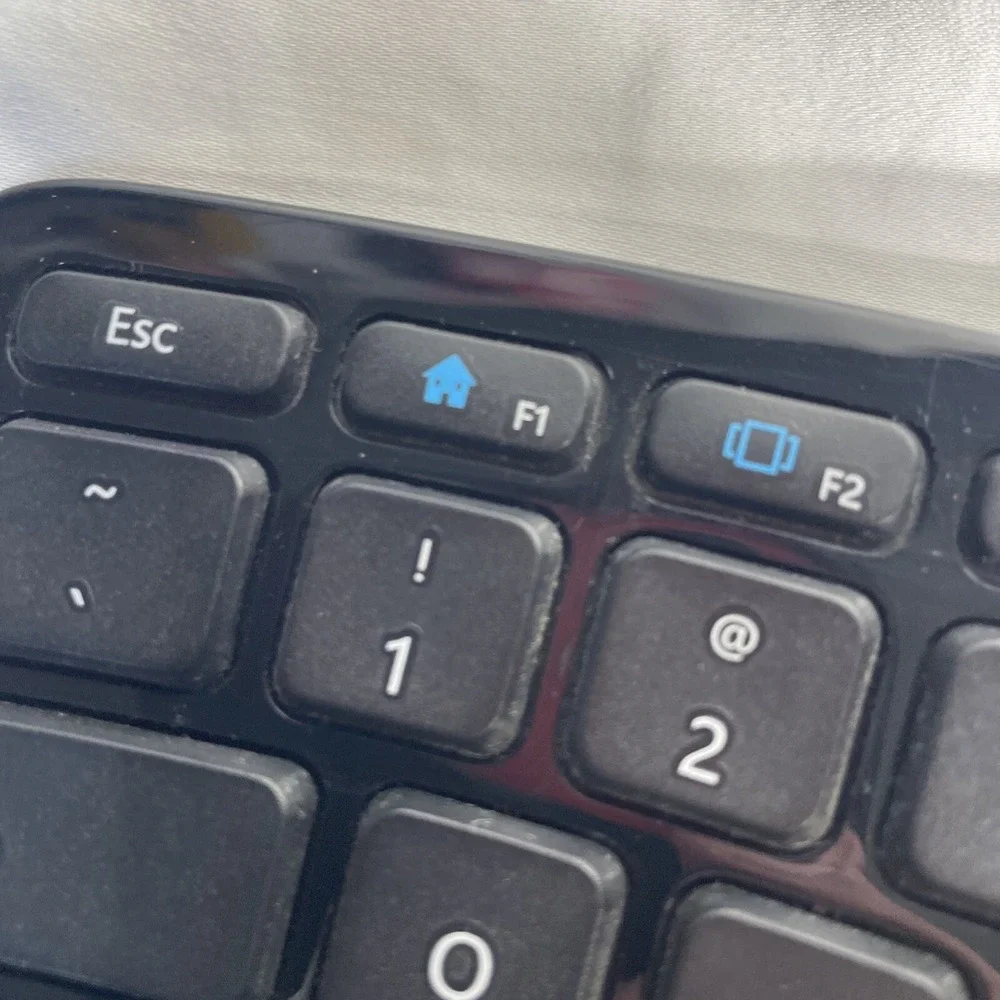 Microsoft Sculpt Ergonomic Desktop KEYBOARD Model 1559 No USB Dongle Not Tested